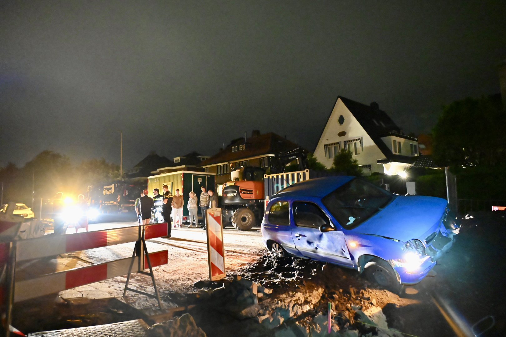 Dronken automobilist rijdt zich vast op wegwerkzaamheden