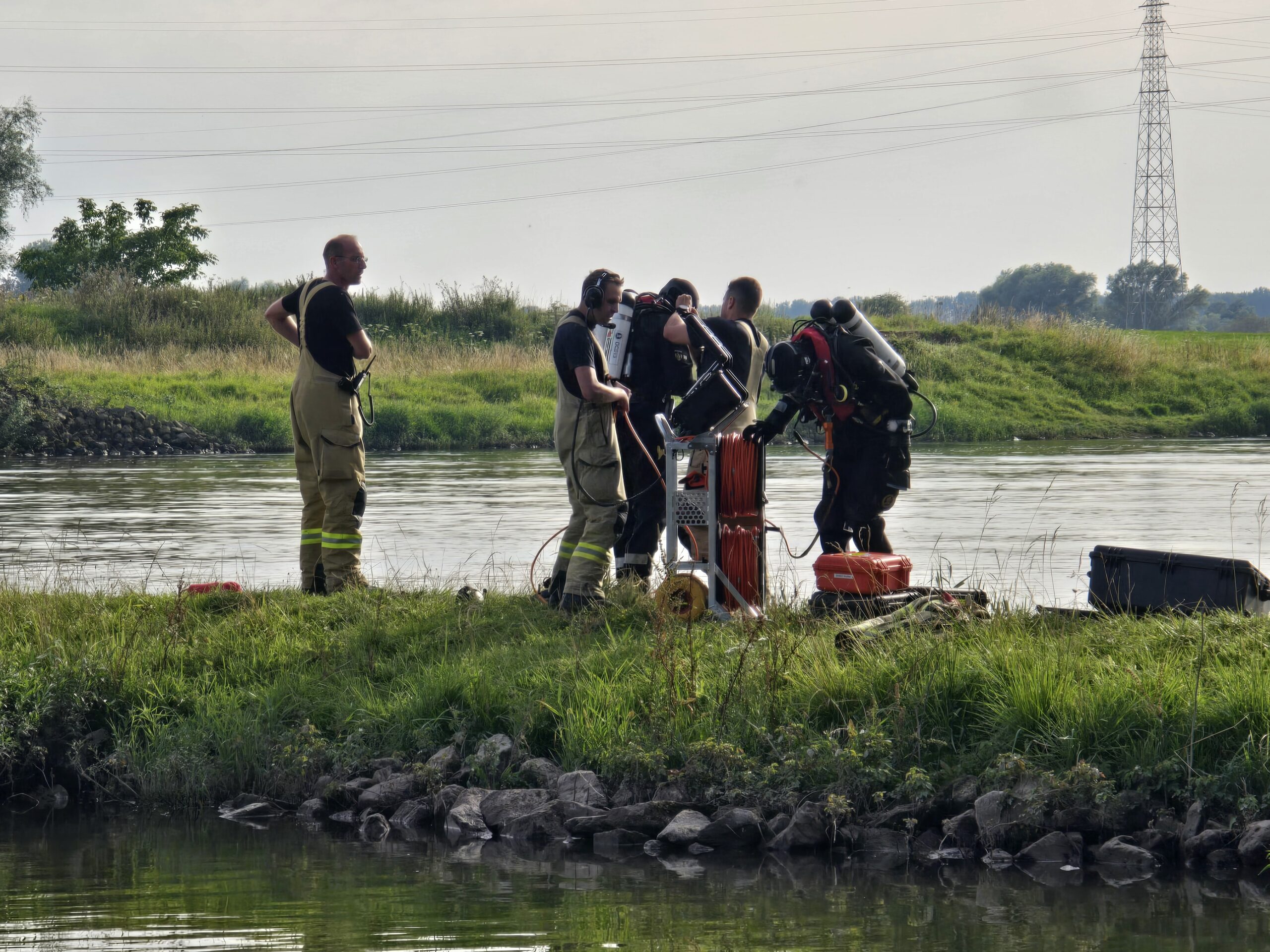 18-jarige asielzoeker die uit de Nederrijn werd gered is overleden