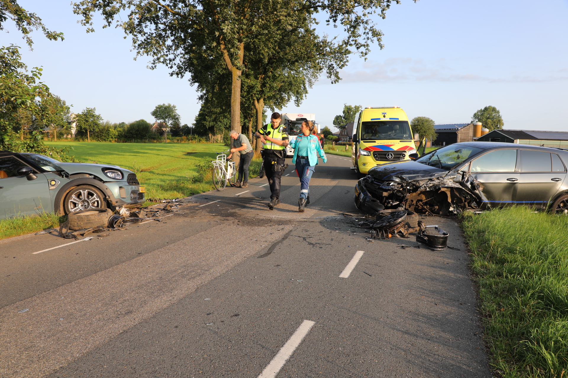 Gewonde nadat twee auto’s botsen