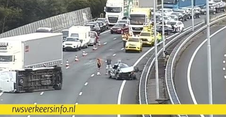 Ravage na ongeval op A50, weg was lange tijd dicht