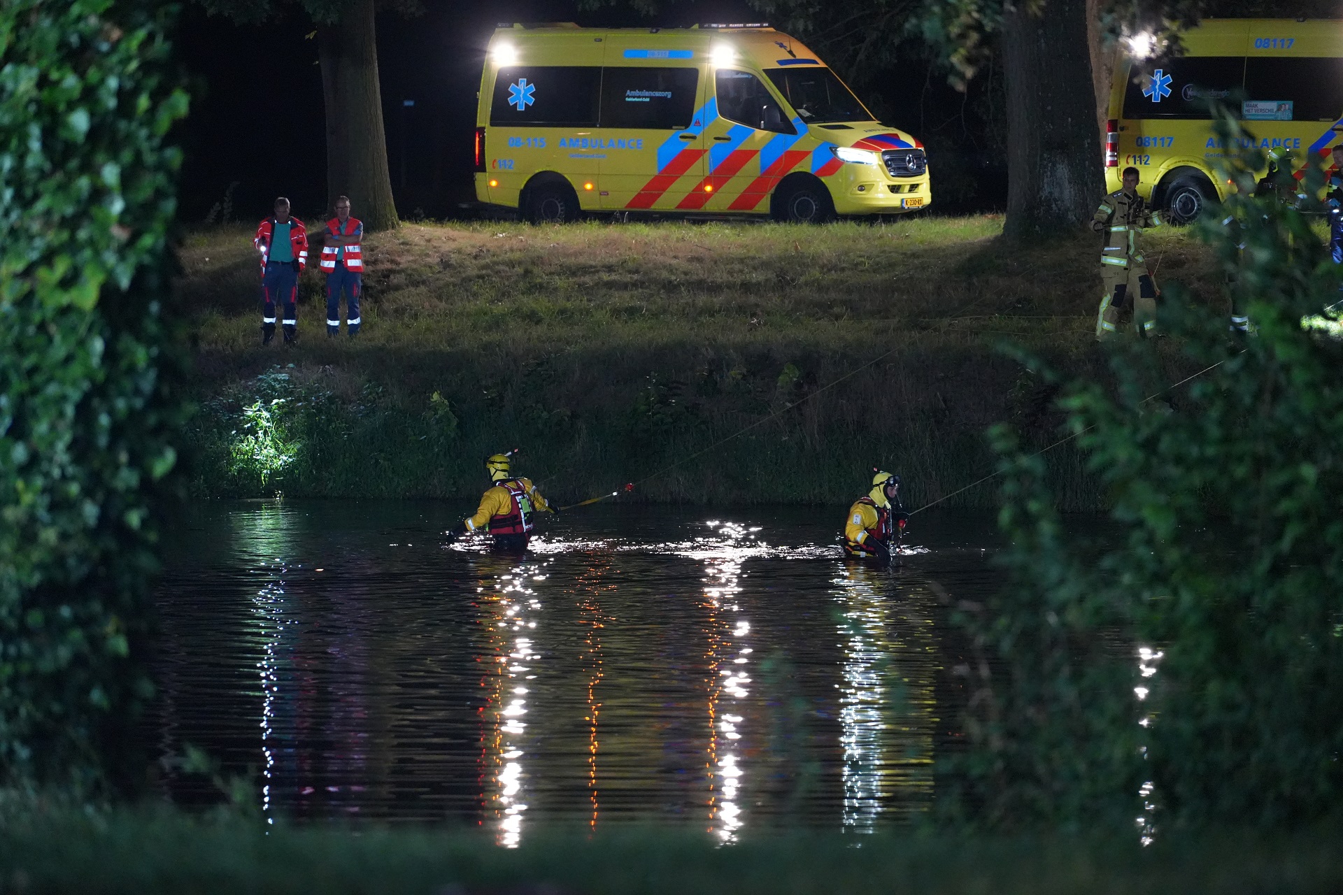 Grote zoektocht na melding persoon te water