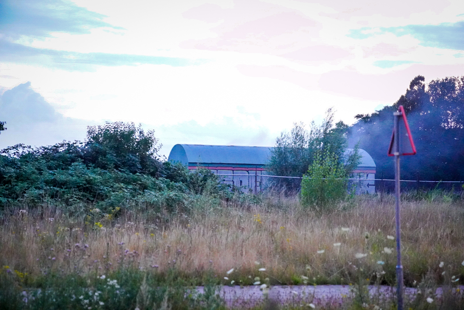 Weer brand bij loods braakliggend terrein in Zutphen