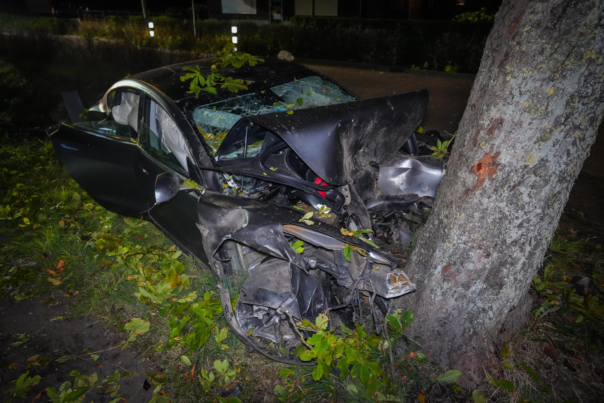Vier zwaargewonde tieners na ernstig ongeval met een Tesla