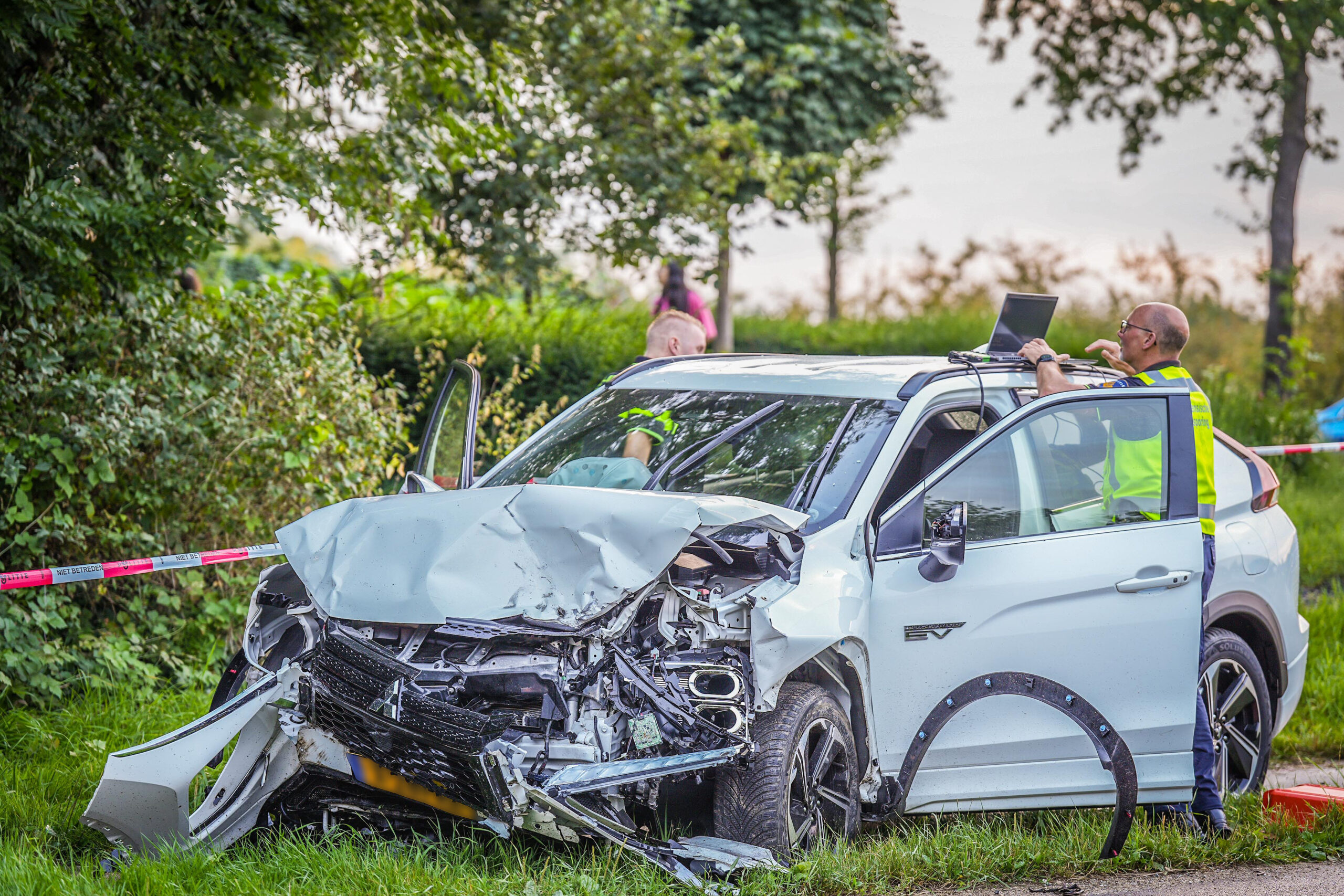 Twee gewonden bij frontale aanrijding in Elst