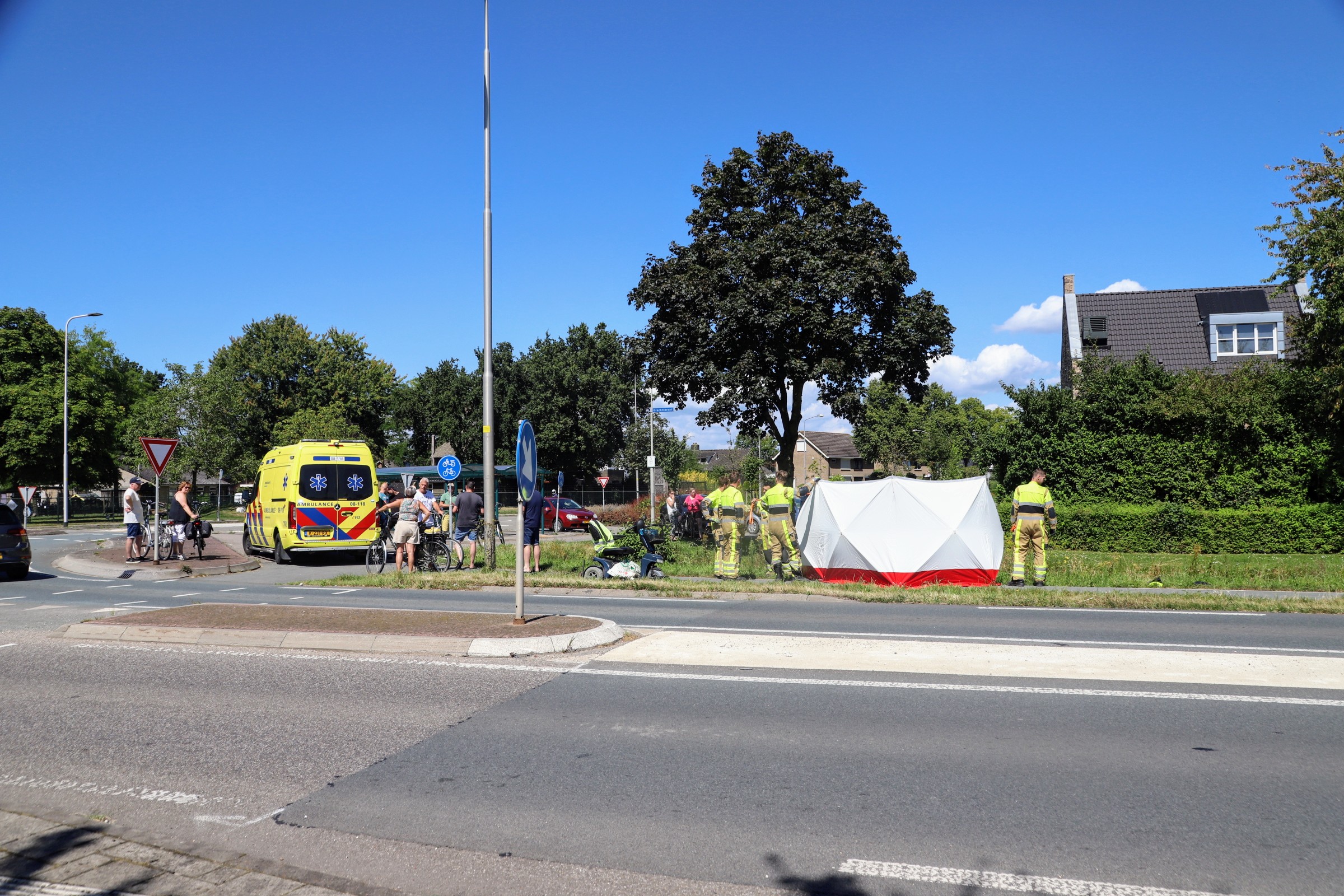 UPDATE: Omstanders vinden lichaam 63-jarige man in sloot na aantreffen scootmobiel