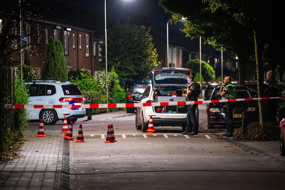 Kogelgaten in ruit van woning na melding van schietincident