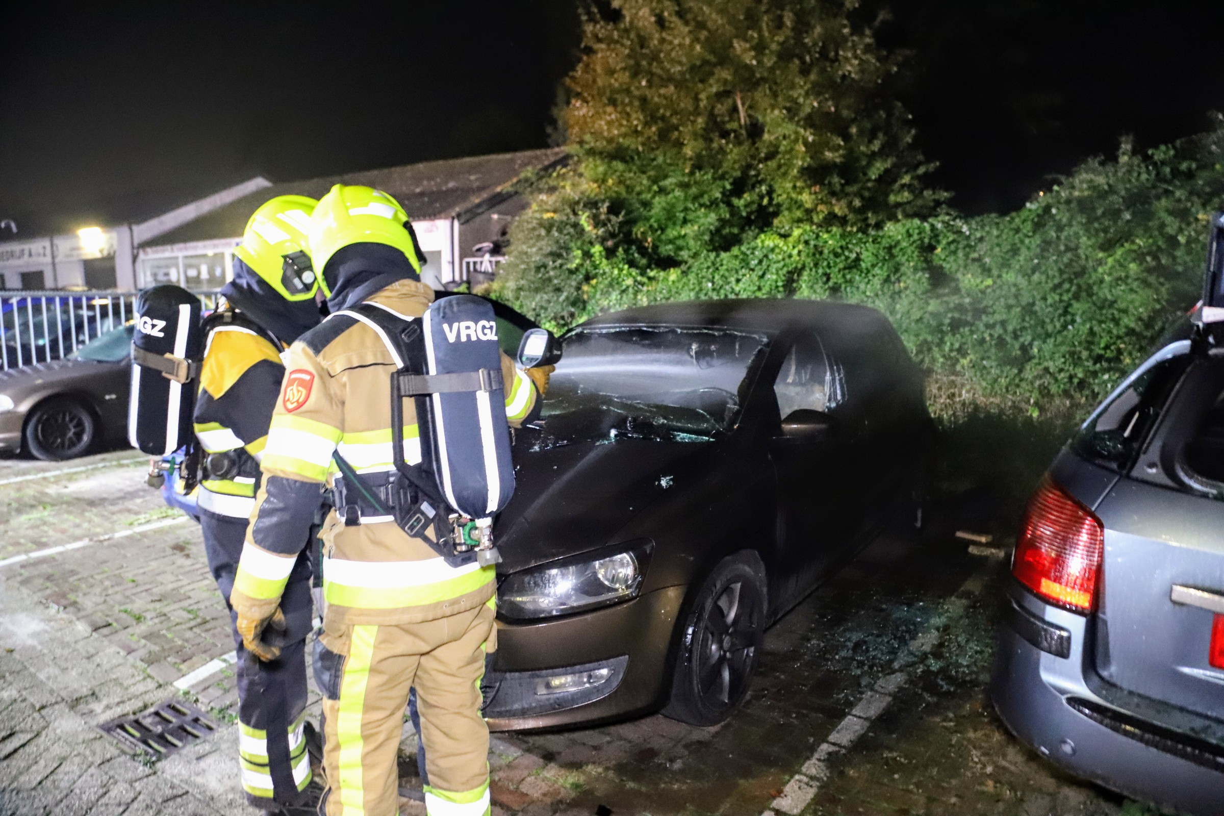 Opnieuw geparkeerde auto uitgebrand