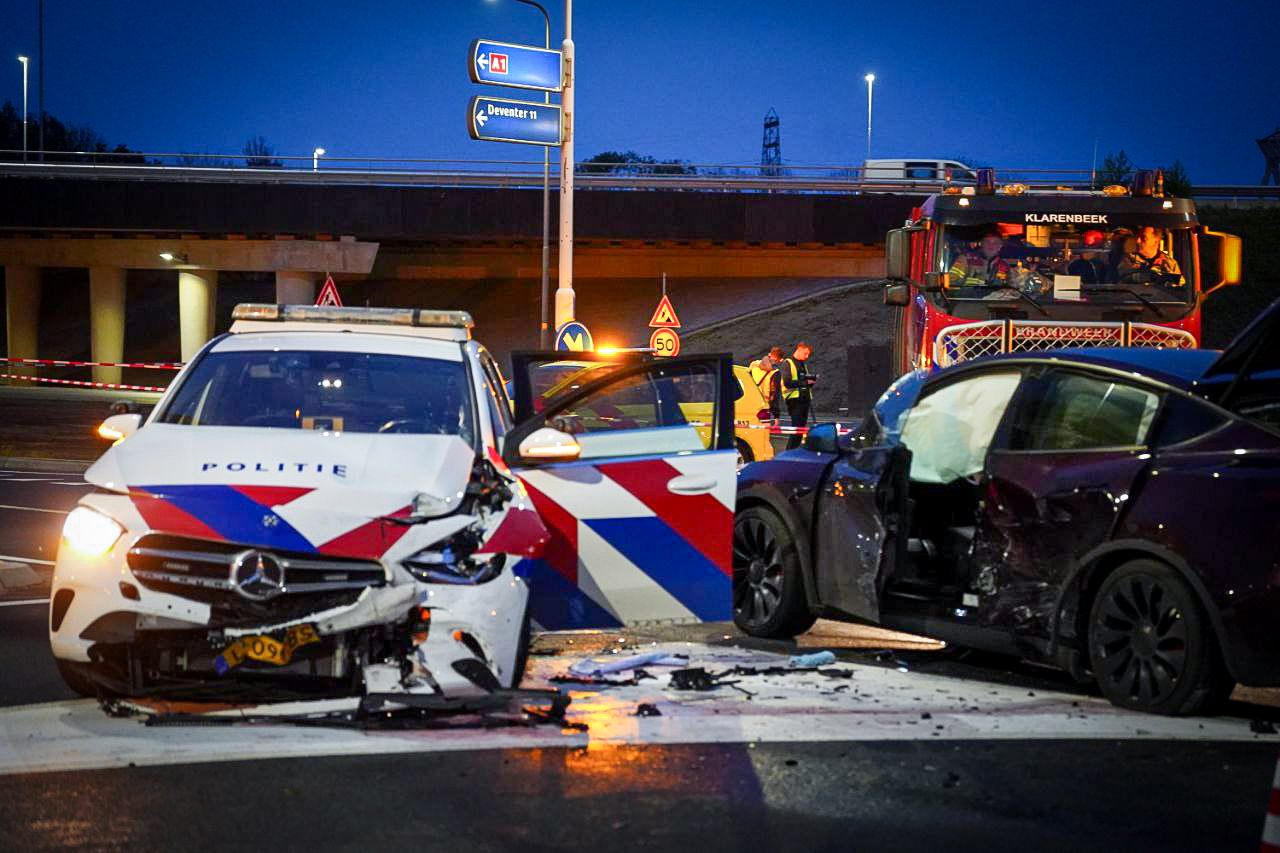 Meerdere gewonden na ongeval met politieauto