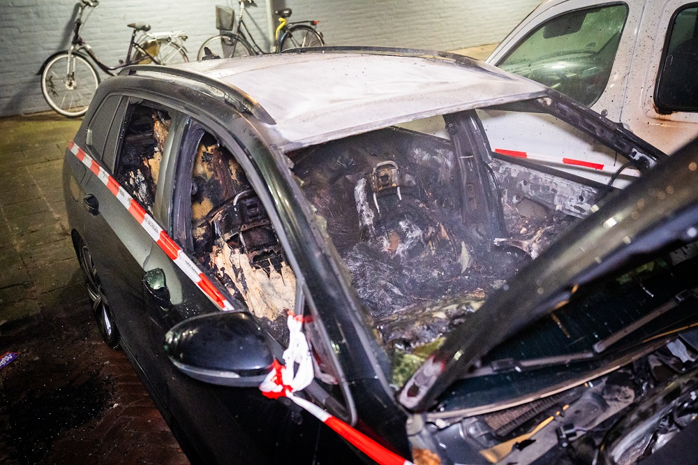 Opnieuw auto door brand verwoest in Arnhem