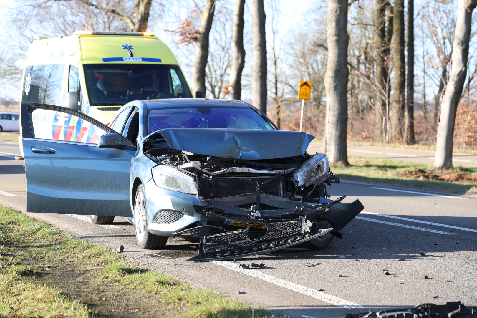 Veel verkeershinder door kop-staart botsing met drie auto’s