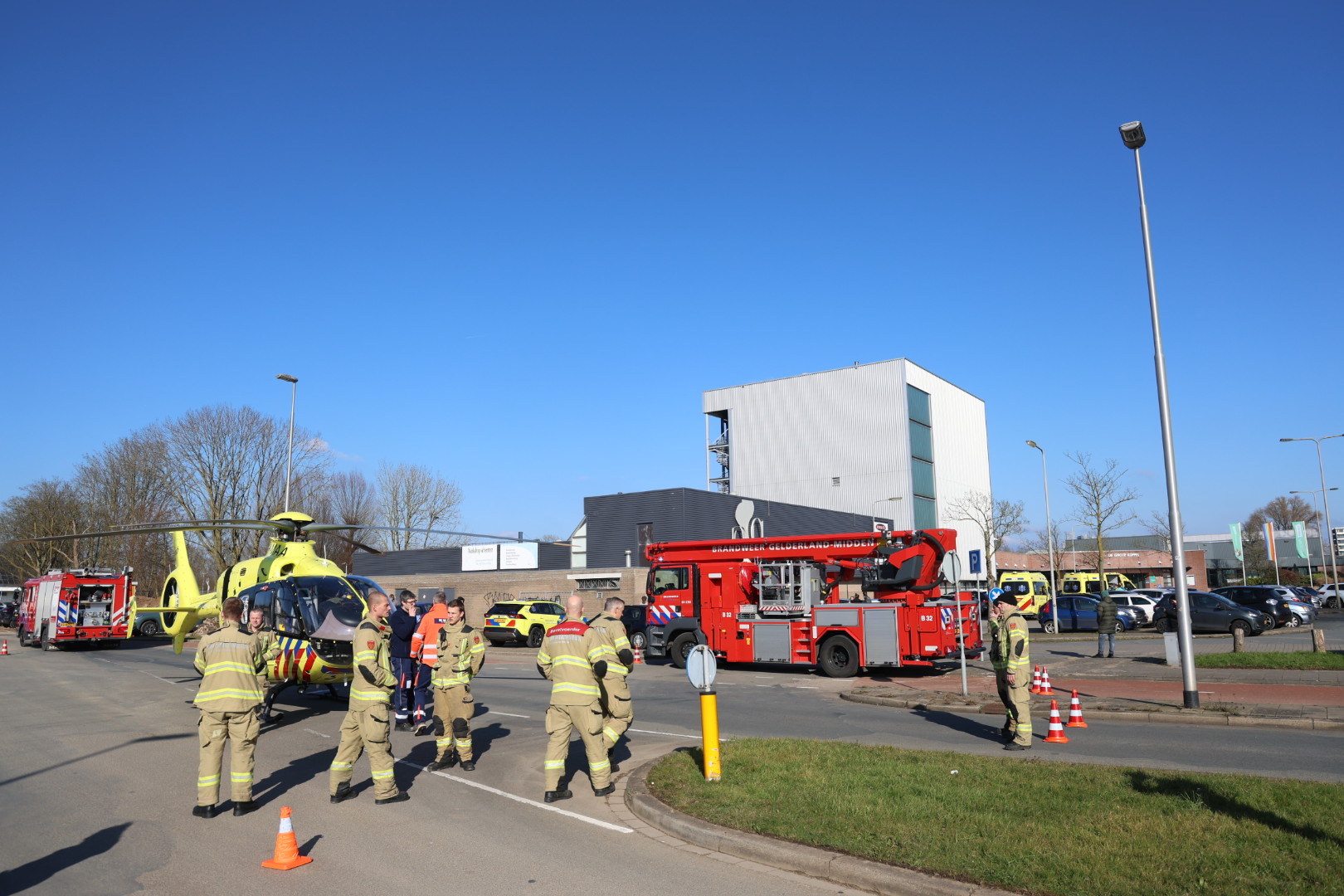 Klimmer viel 8 meter naar beneden door breuk in veiligheidsband