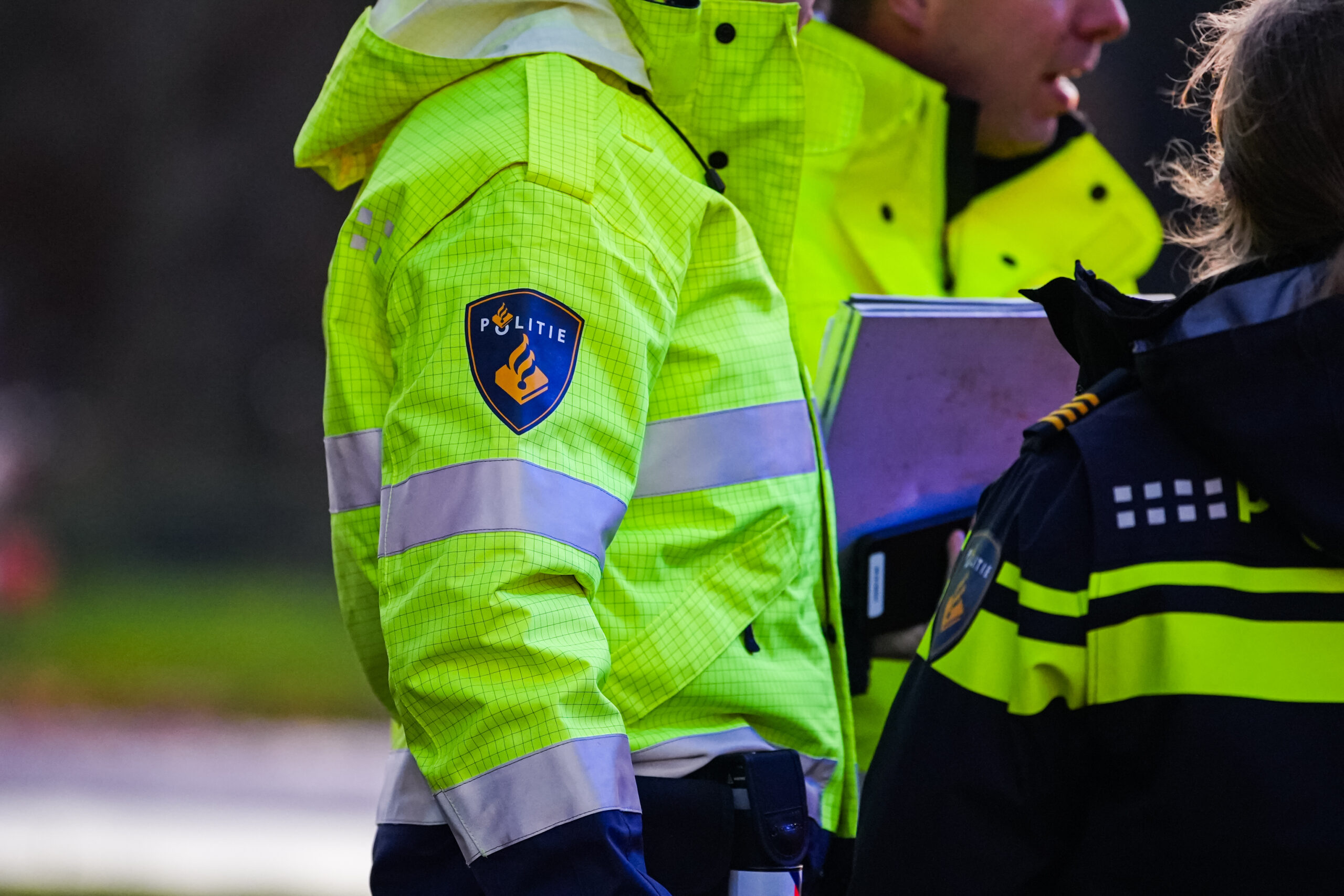 Drie mannen aangehouden na woninginbraak, politie onderzoekt ook geweld bij station