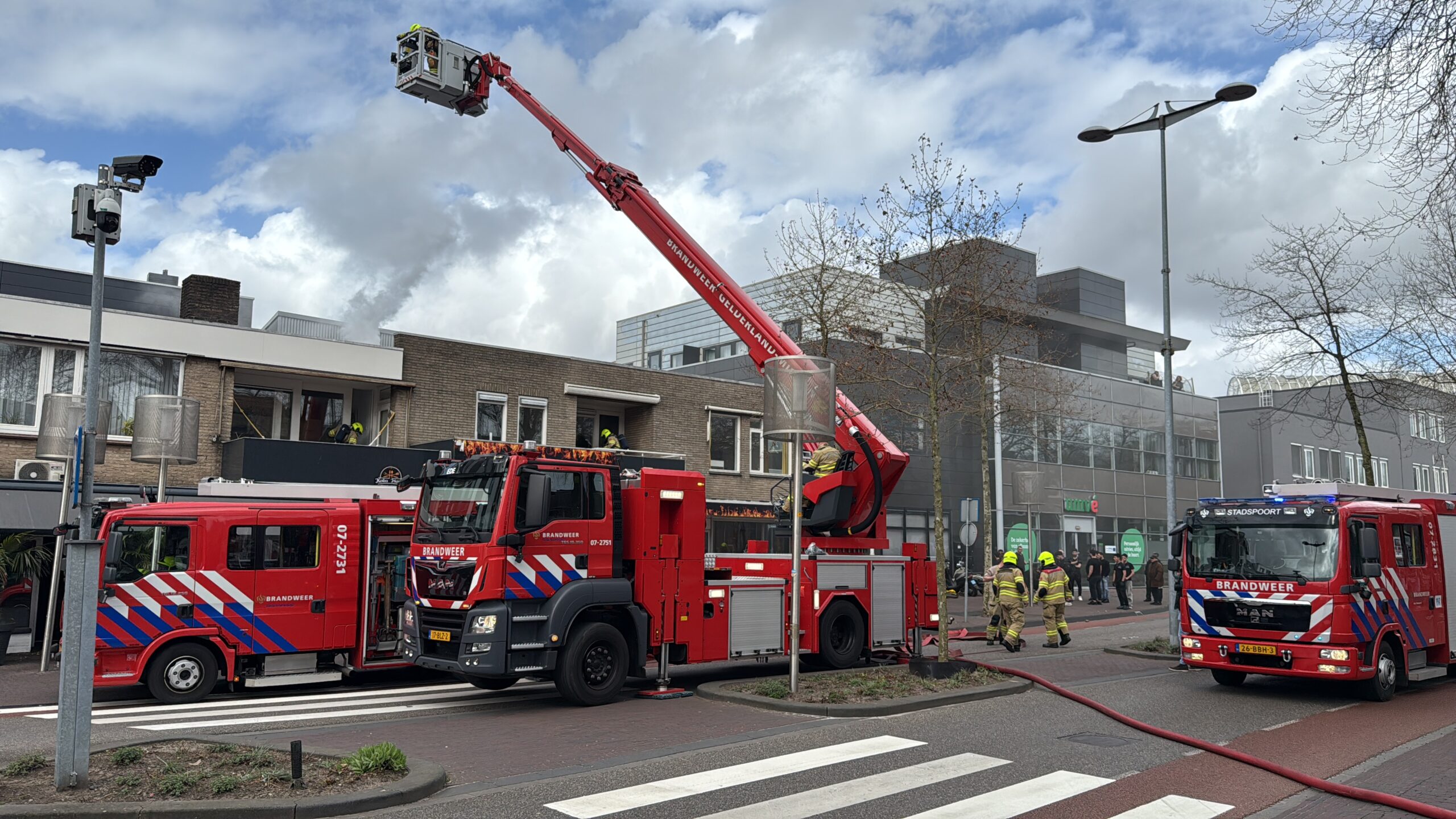 Brand in restaurant in centrum, panden ontruimd