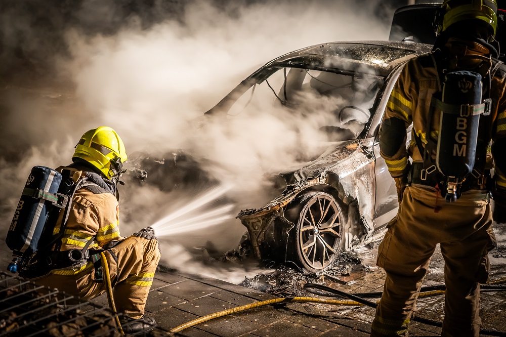 Geparkeerde auto uitgebrand in Arnhem