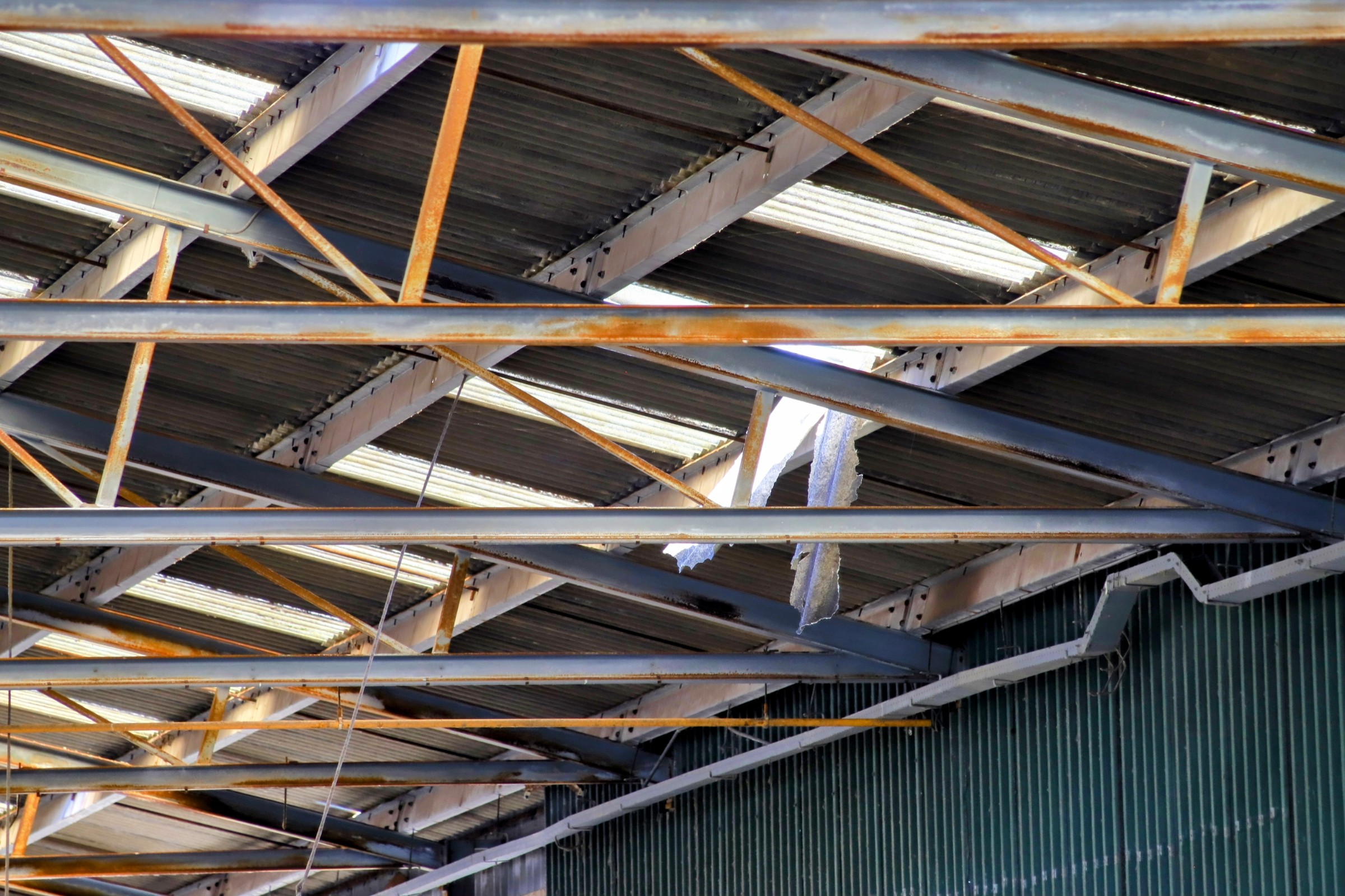 Kind ernstig gewond na val door dak oude steenfabriek