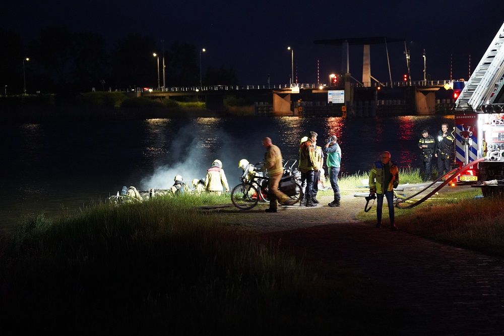 Explosie op motorjacht, één persoon vermist