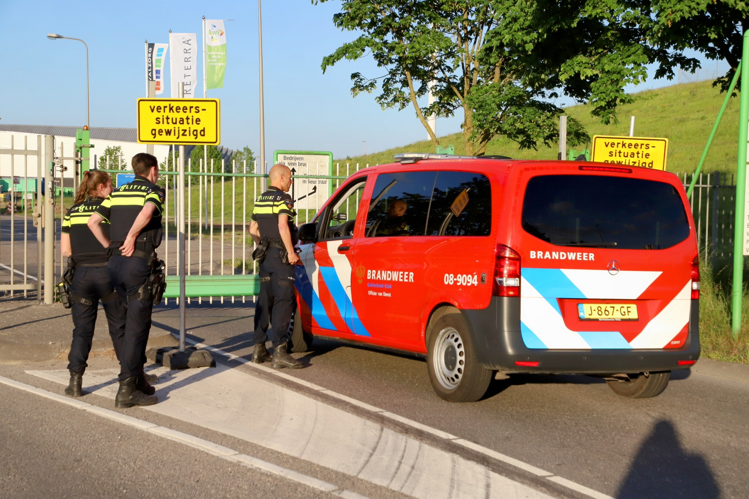 Brand bij afvalverwerker snel onder controle