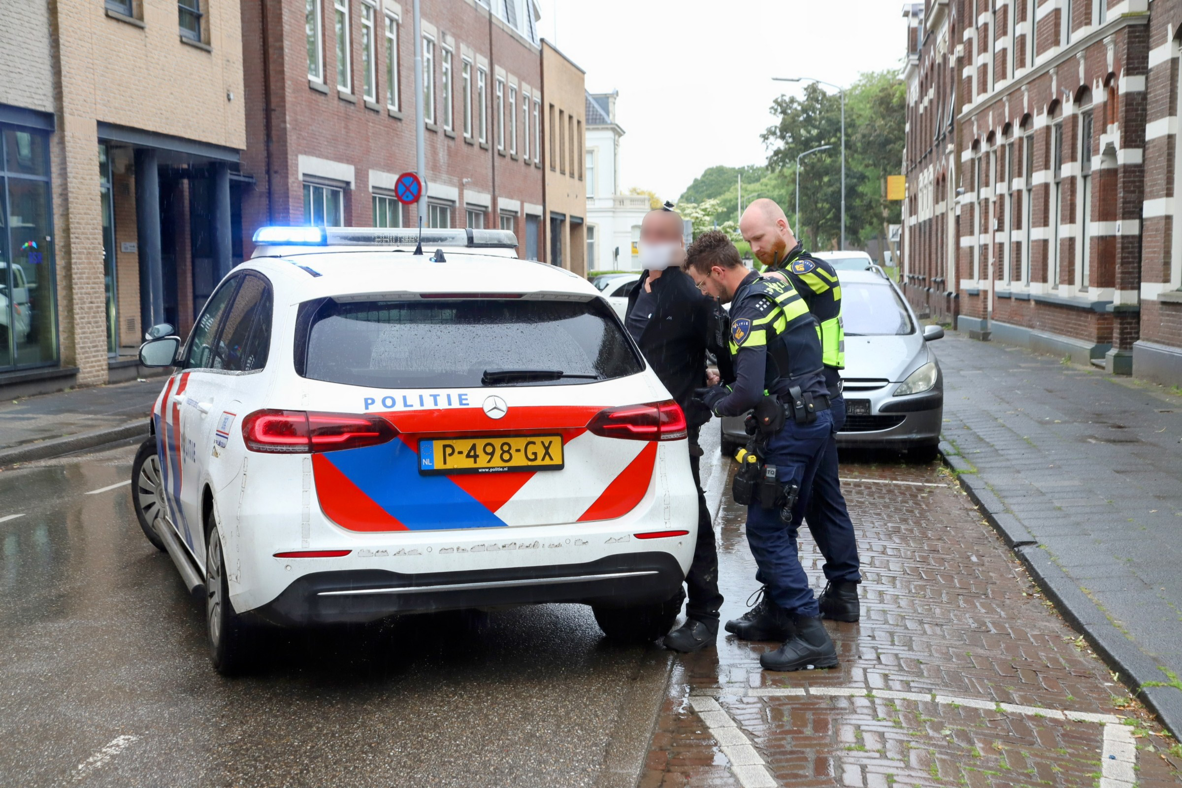 Man aangehouden na steekincident in woning