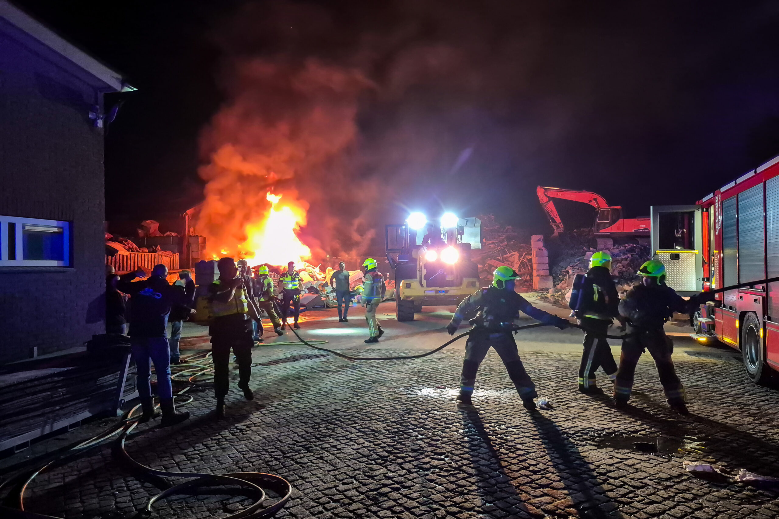 Brand bij afvalverwerker zorgt voor onrust, één aanhouding