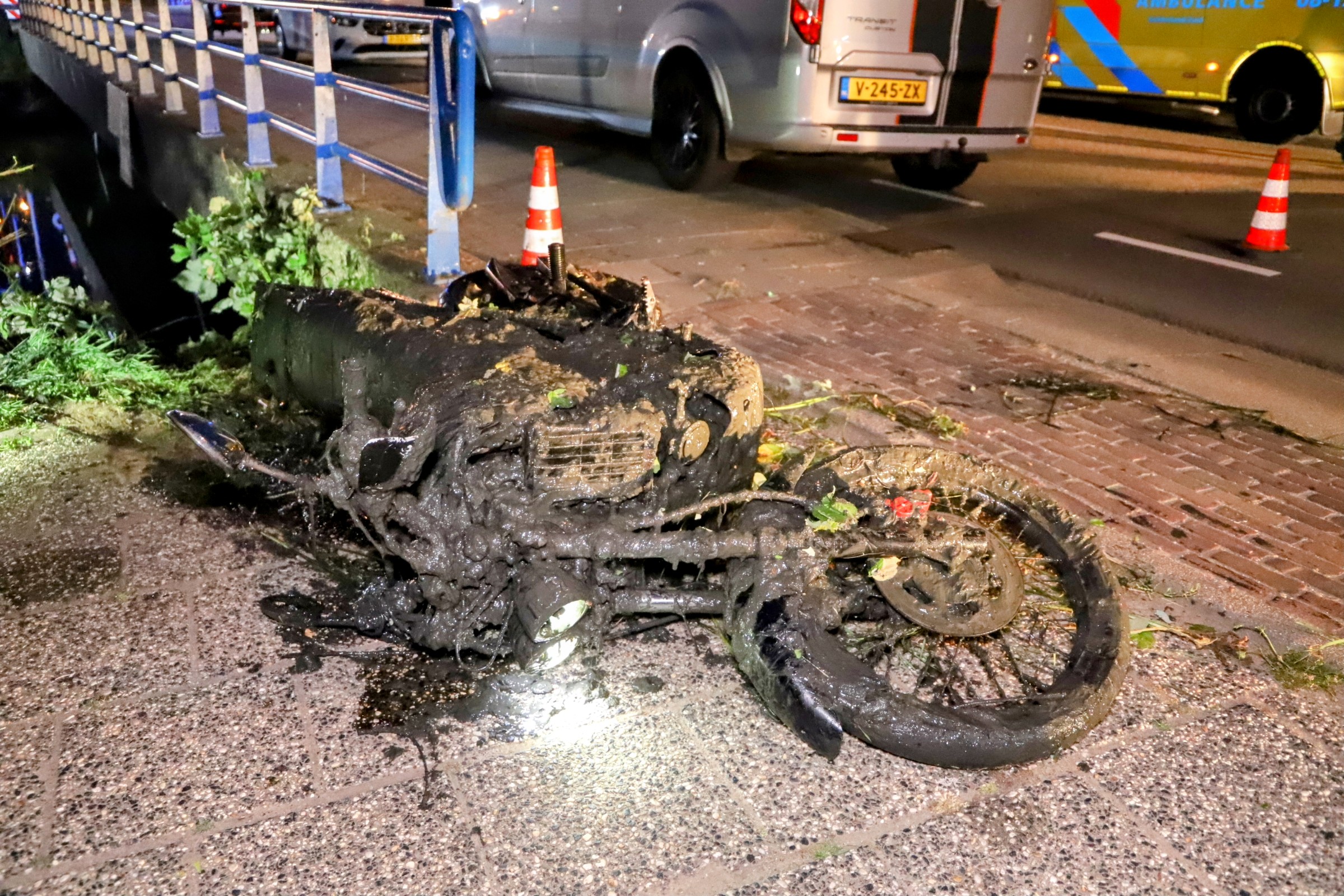 Motor aangetroffen na melding over persoon te water