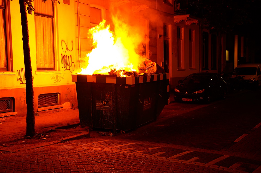 Op meerdere plekken in Arnhem brand gesticht