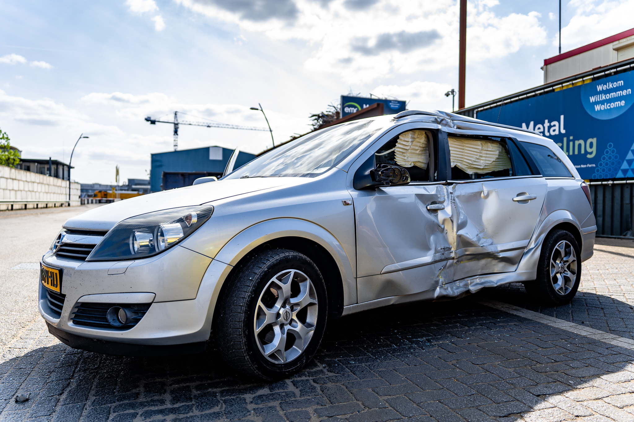 Twee mensen naar het ziekenhuis na ongeluk op industrieterrein