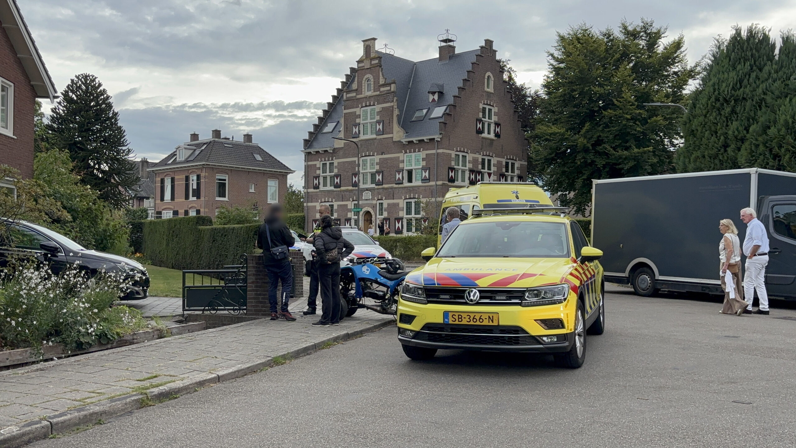 Jongetje op step aangereden door quadrijder