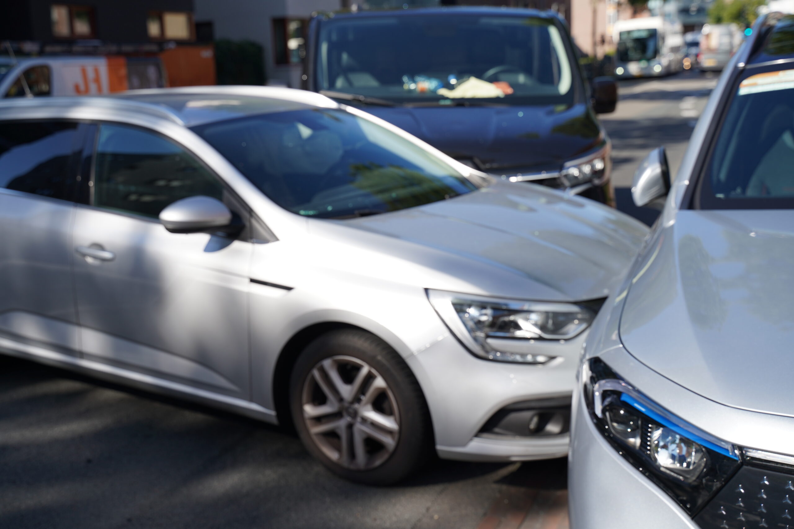 Botsing tussen auto en busje zorgt voor verkeershinder in centrum