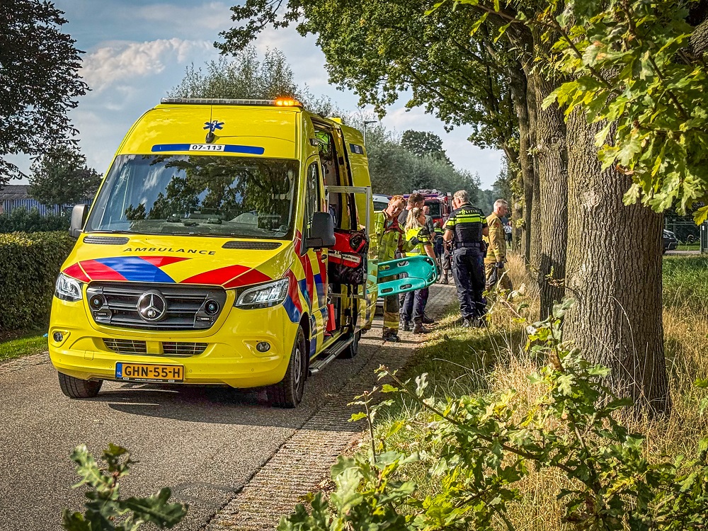 Fietser belandt met driewieler in sloot en raakt gewond