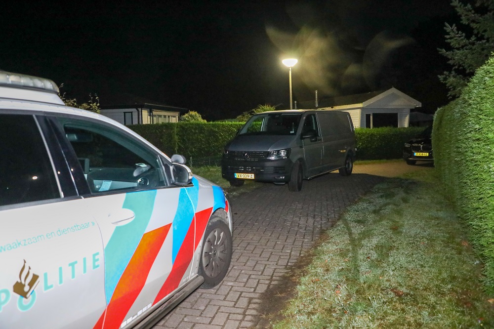 Dode vrouw aangetroffen op bungalowpark, politie doet onderzoek