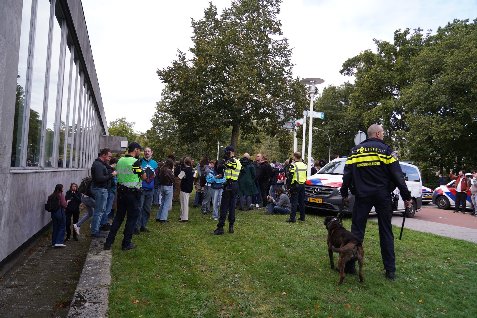 Politie grijpt in bij tegendemonstratie
