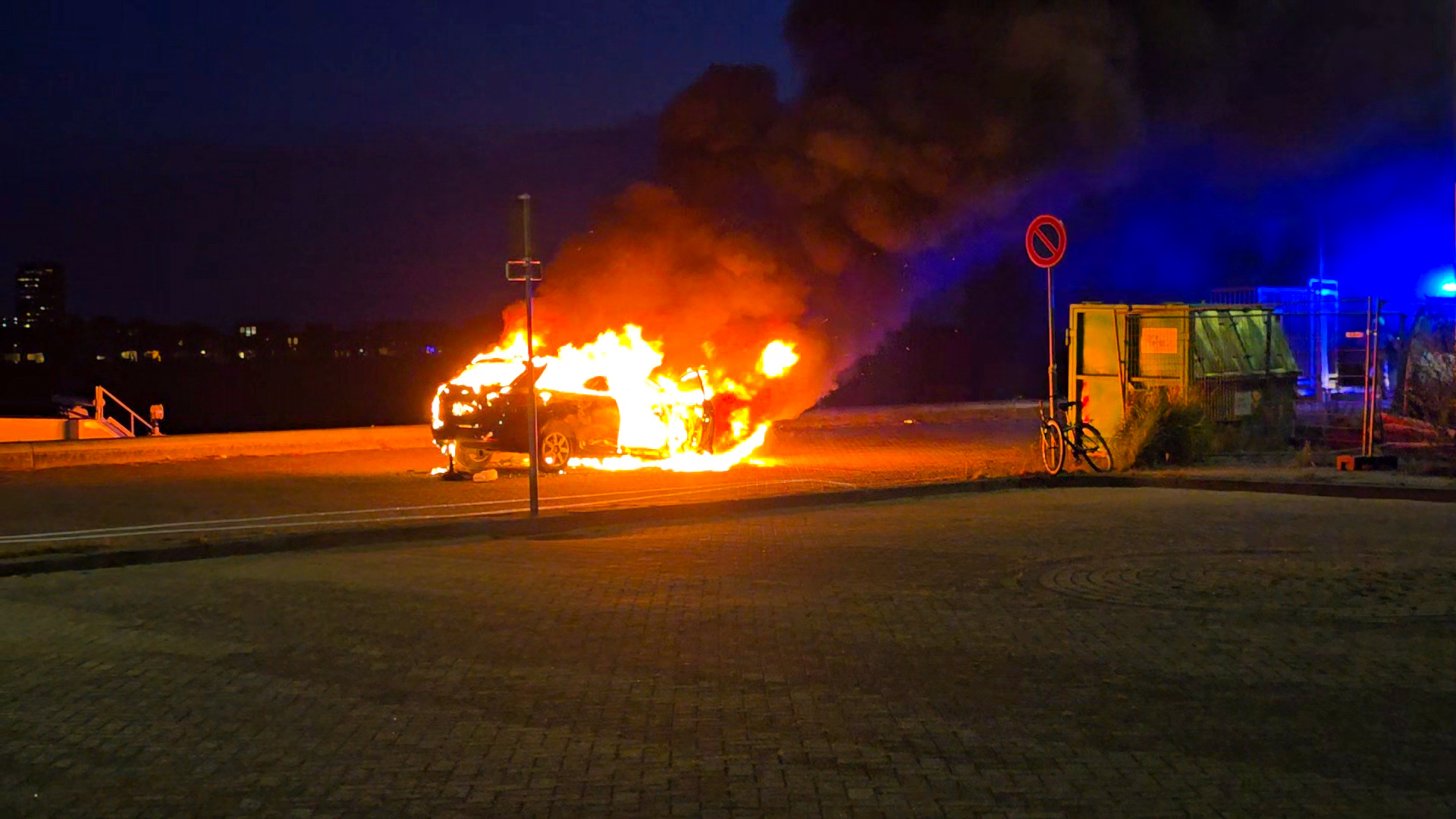 Auto wil niet starten en vliegt in brand