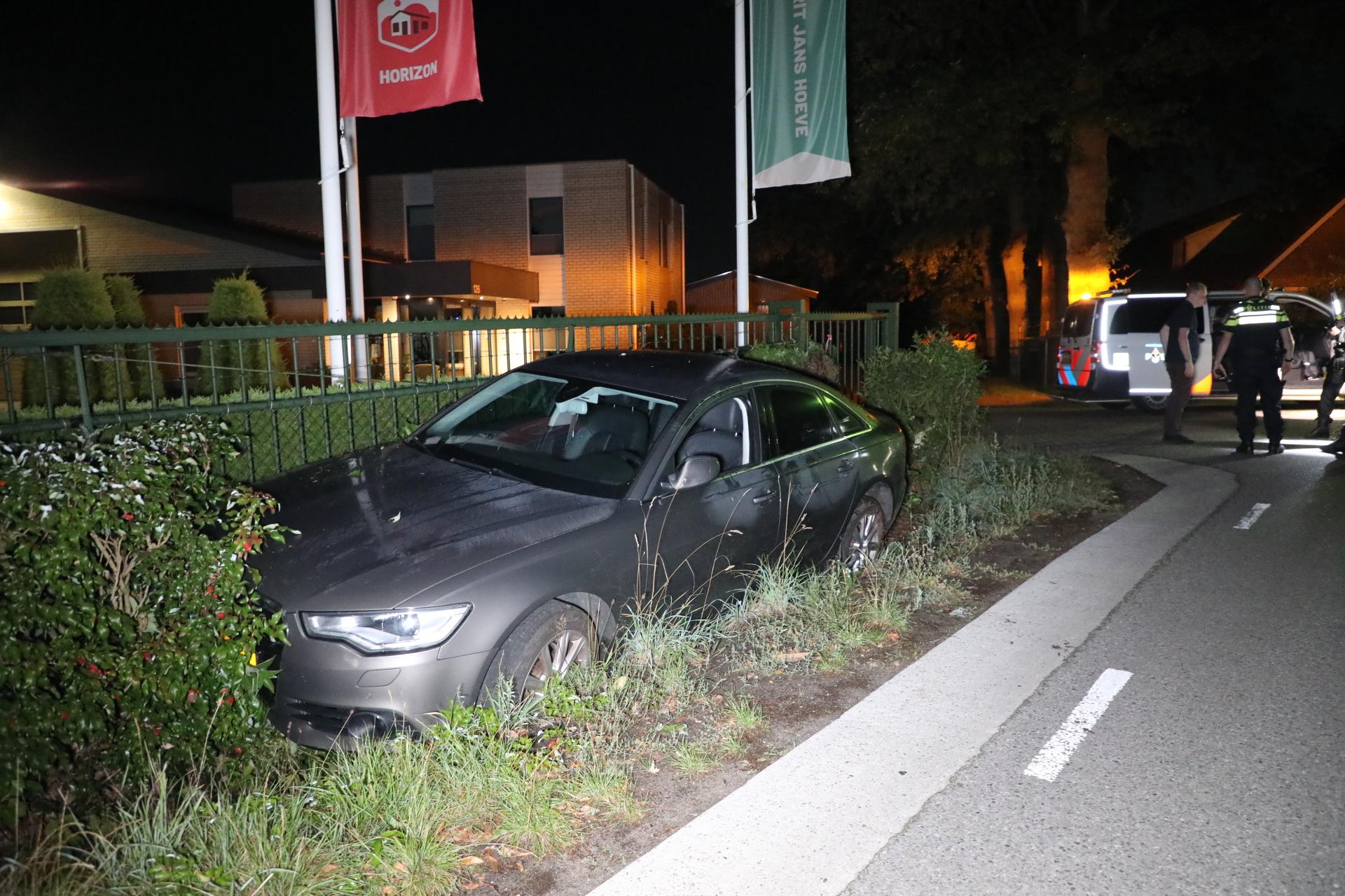 Dronken bestuurder belandt met auto in sloot