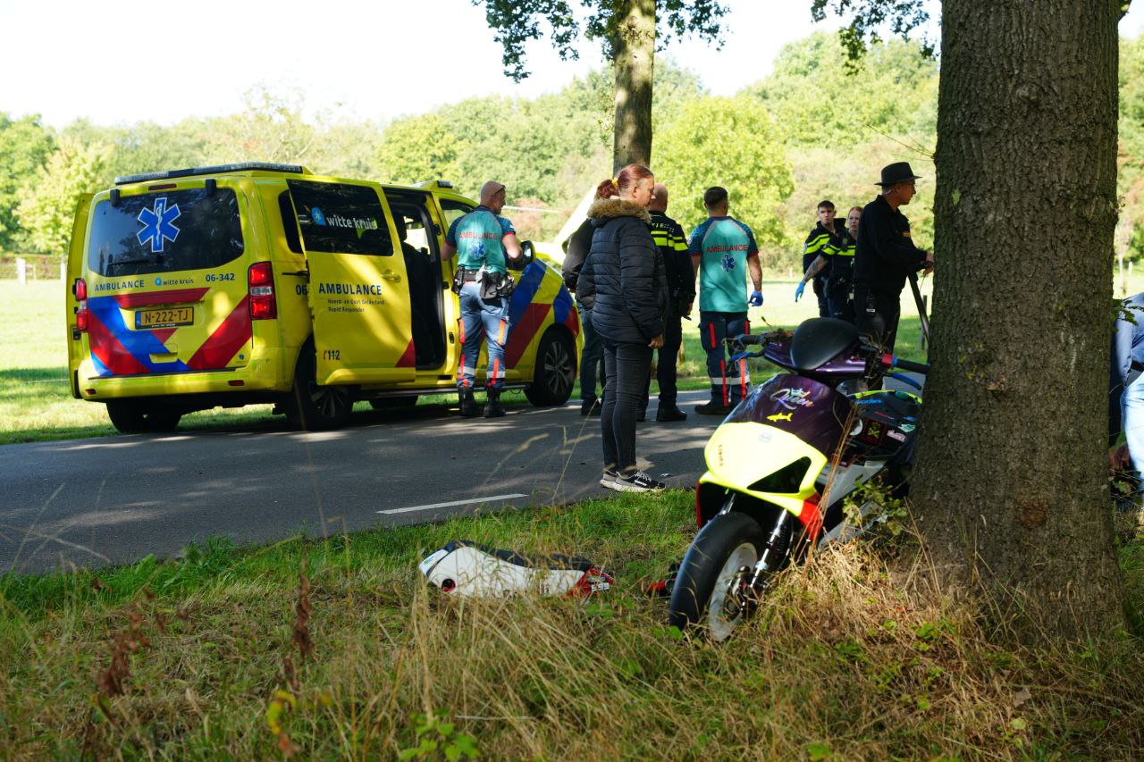 Zwaargewonde bij ongeval tijdens scooterevenement