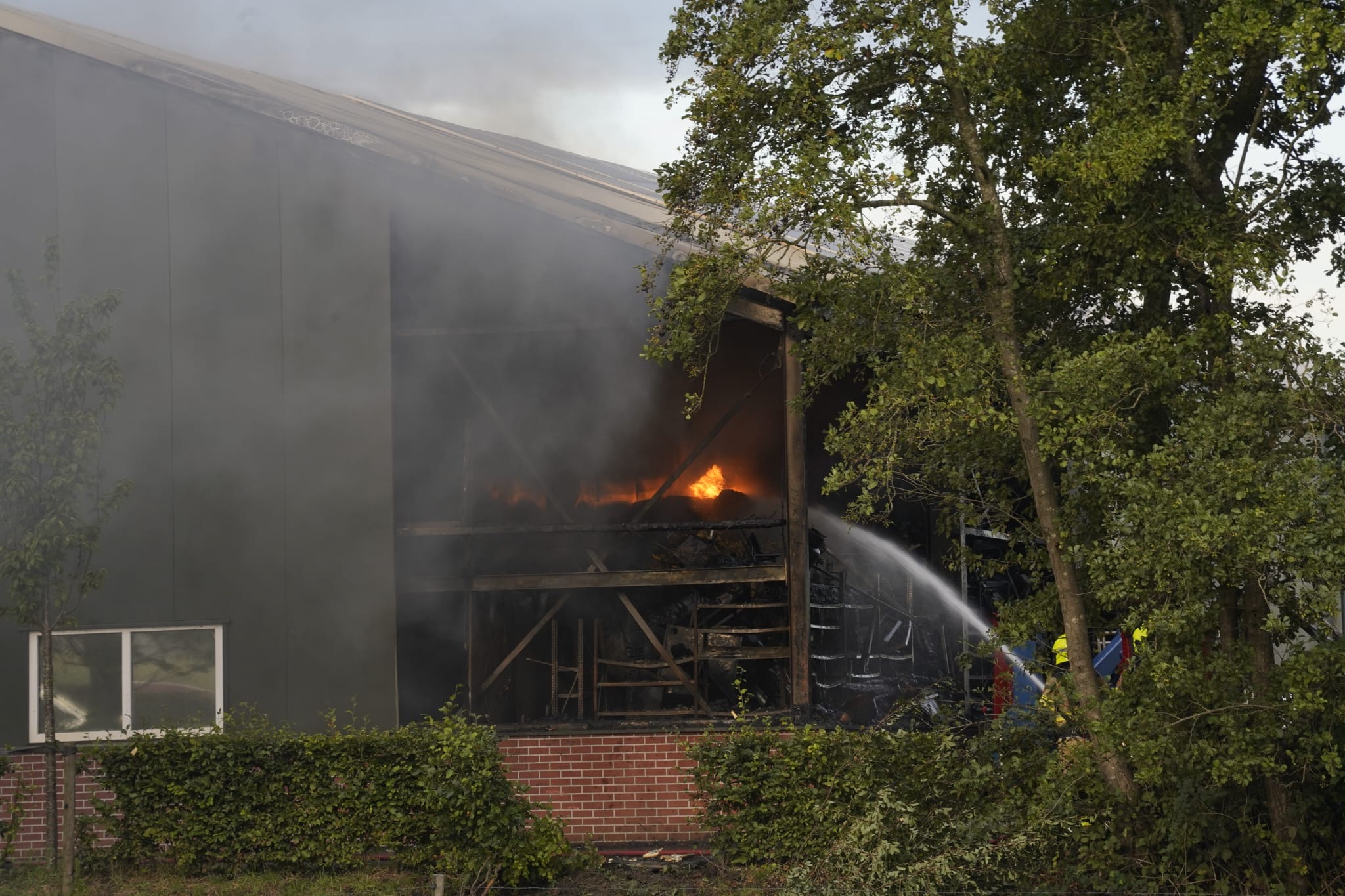 Schuur vat voor tweede keer vlam