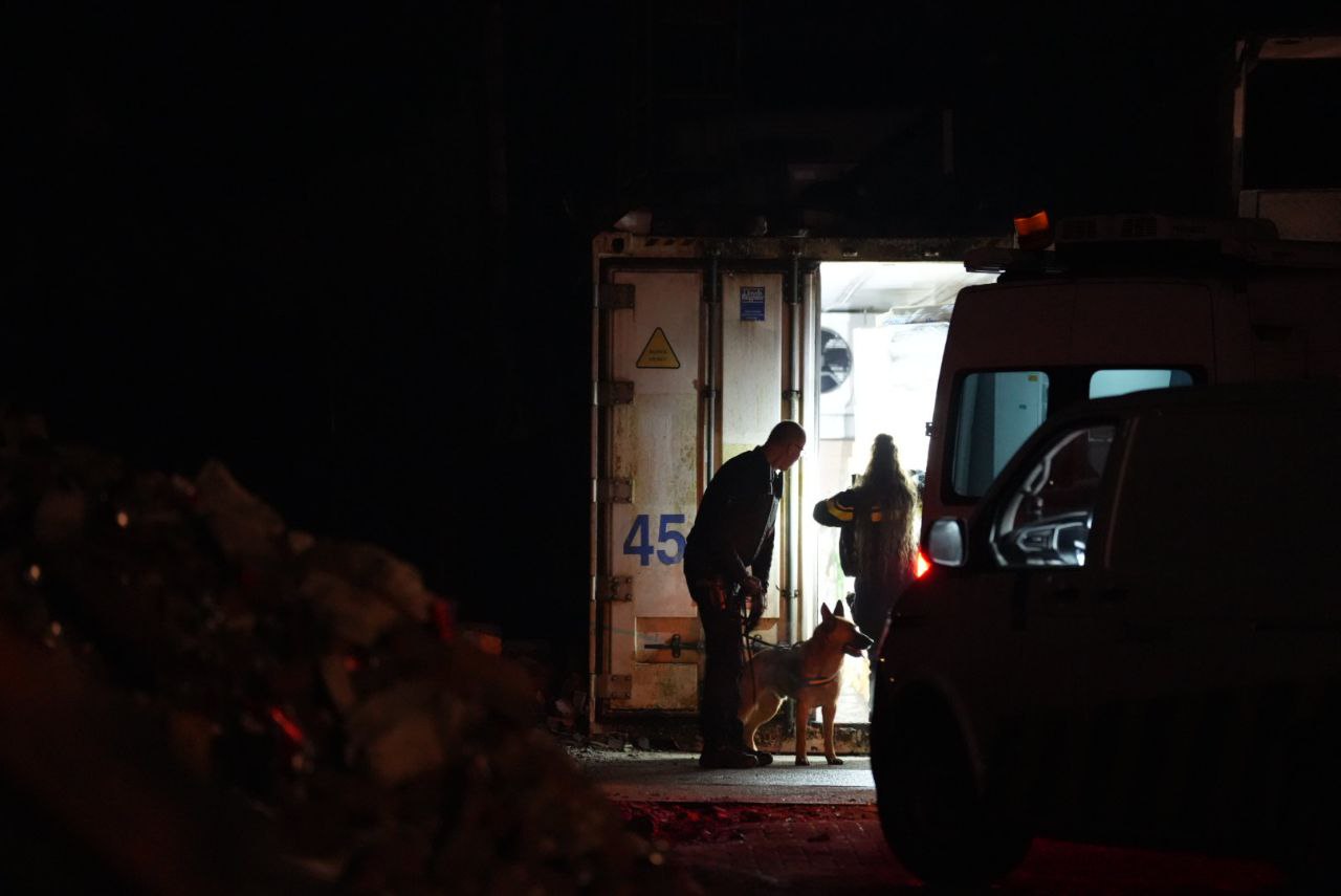 Douane onderzoekt terrein bij afgebrand bedrijfspand