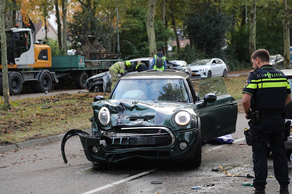 Ravage na ongeval, bestuurder bekneld