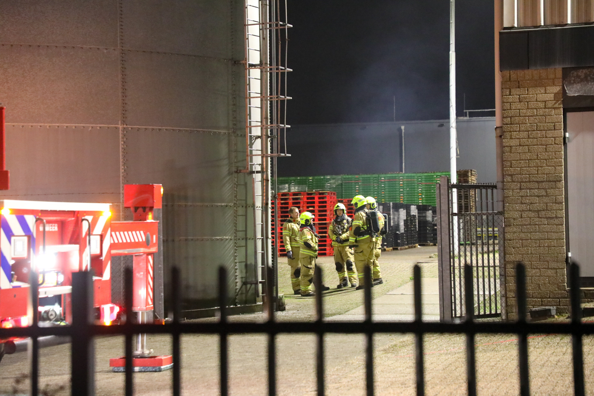 Bedrijfspand ontruimd na brandmelding