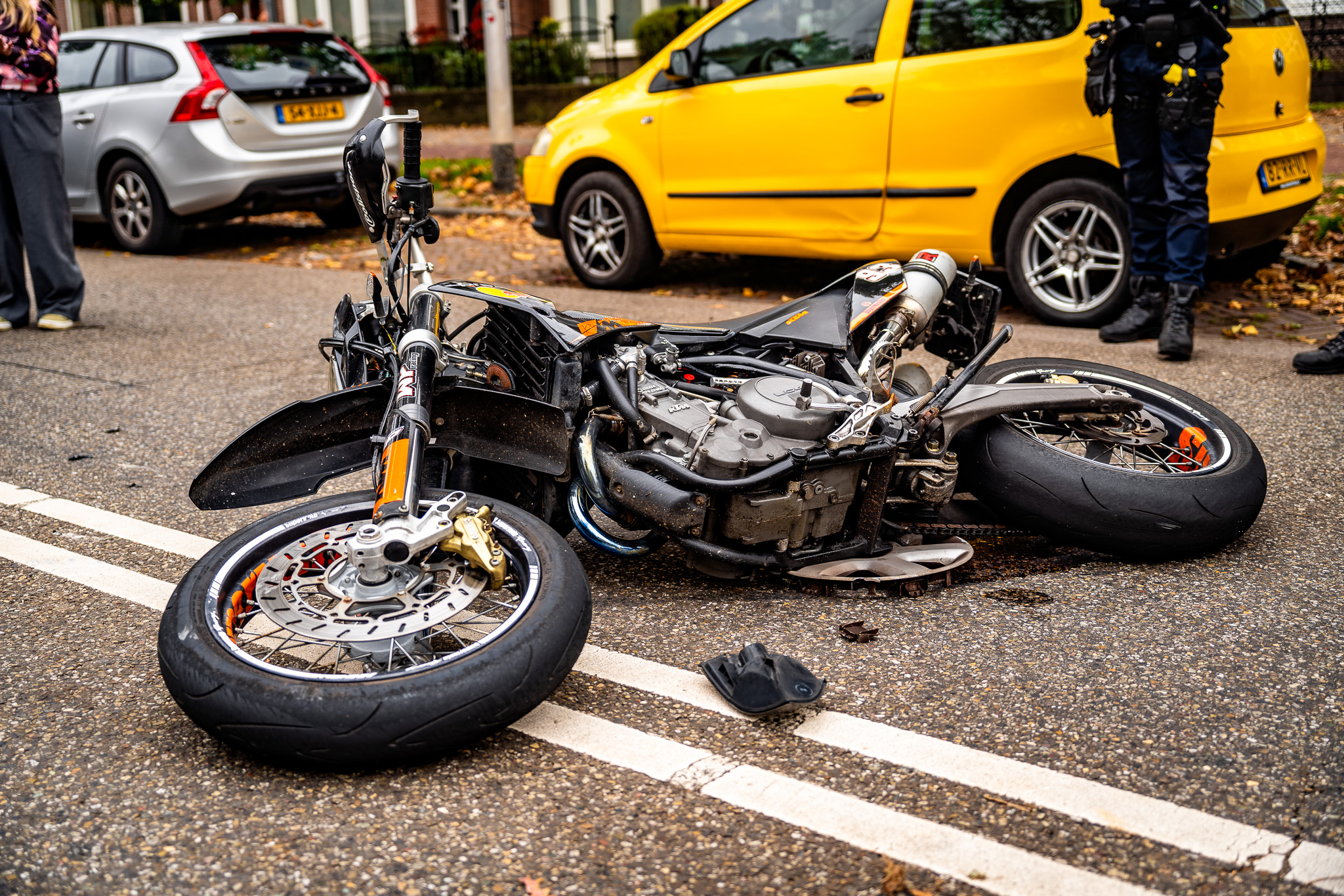 Motorrijder gewond na aanrijding met auto