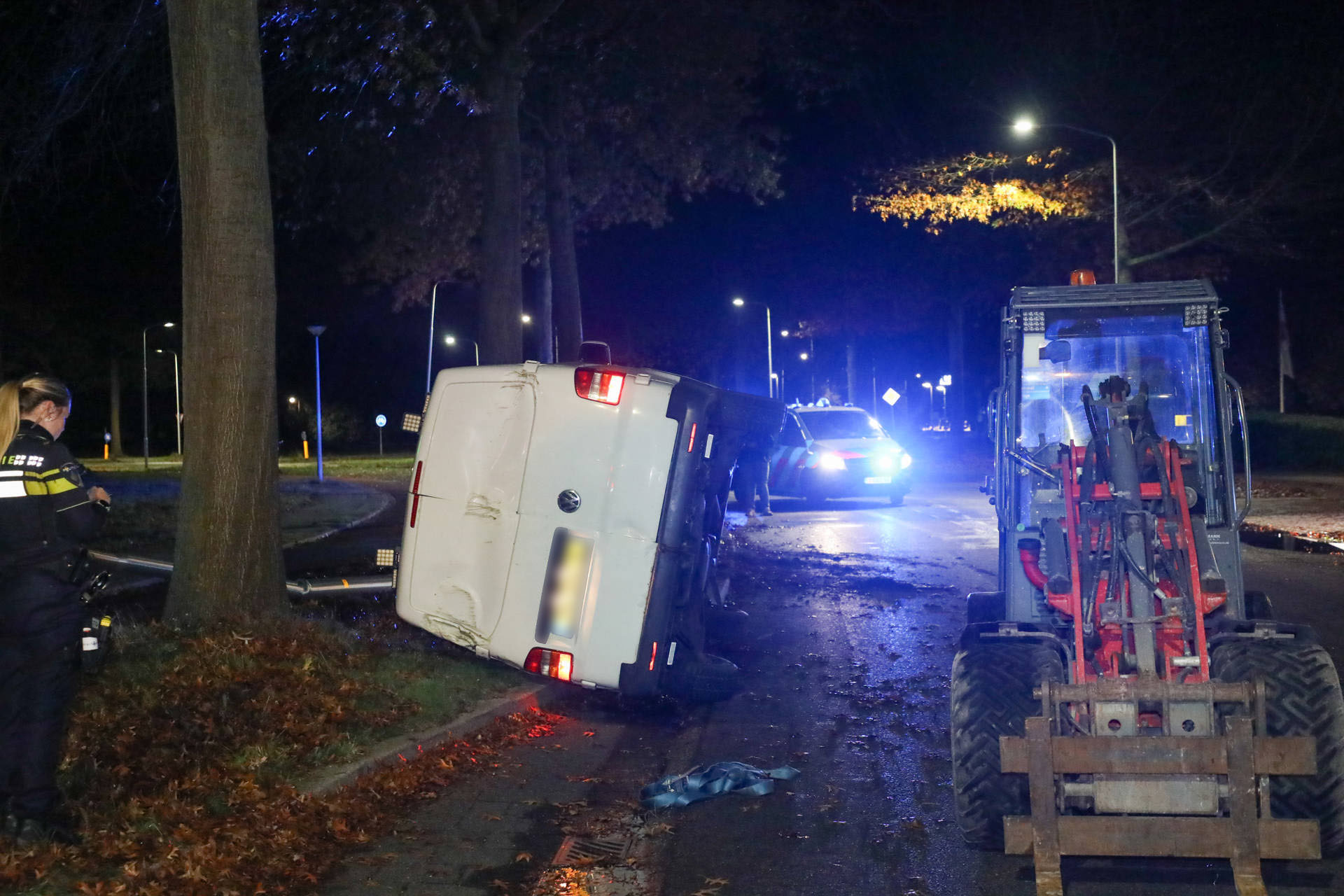 Bestuurder onder invloed belandt op zijkant bij ongeval