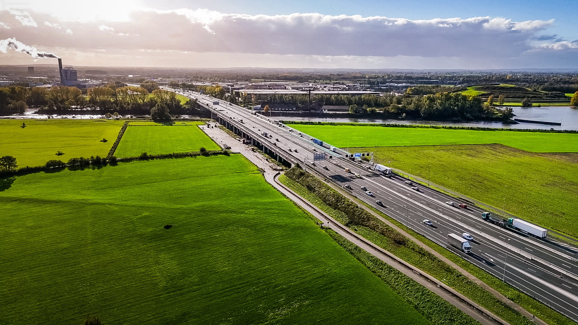 A12 blijft tot zondag dicht door groot sinkhole onder rijbaan