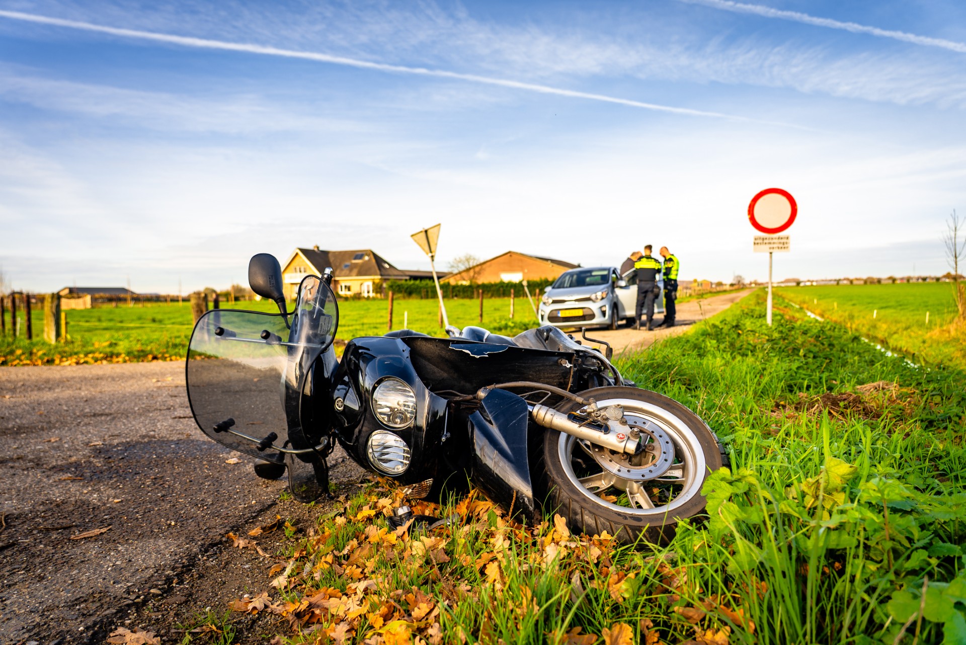Scooterrijder gewond bij botsing met auto