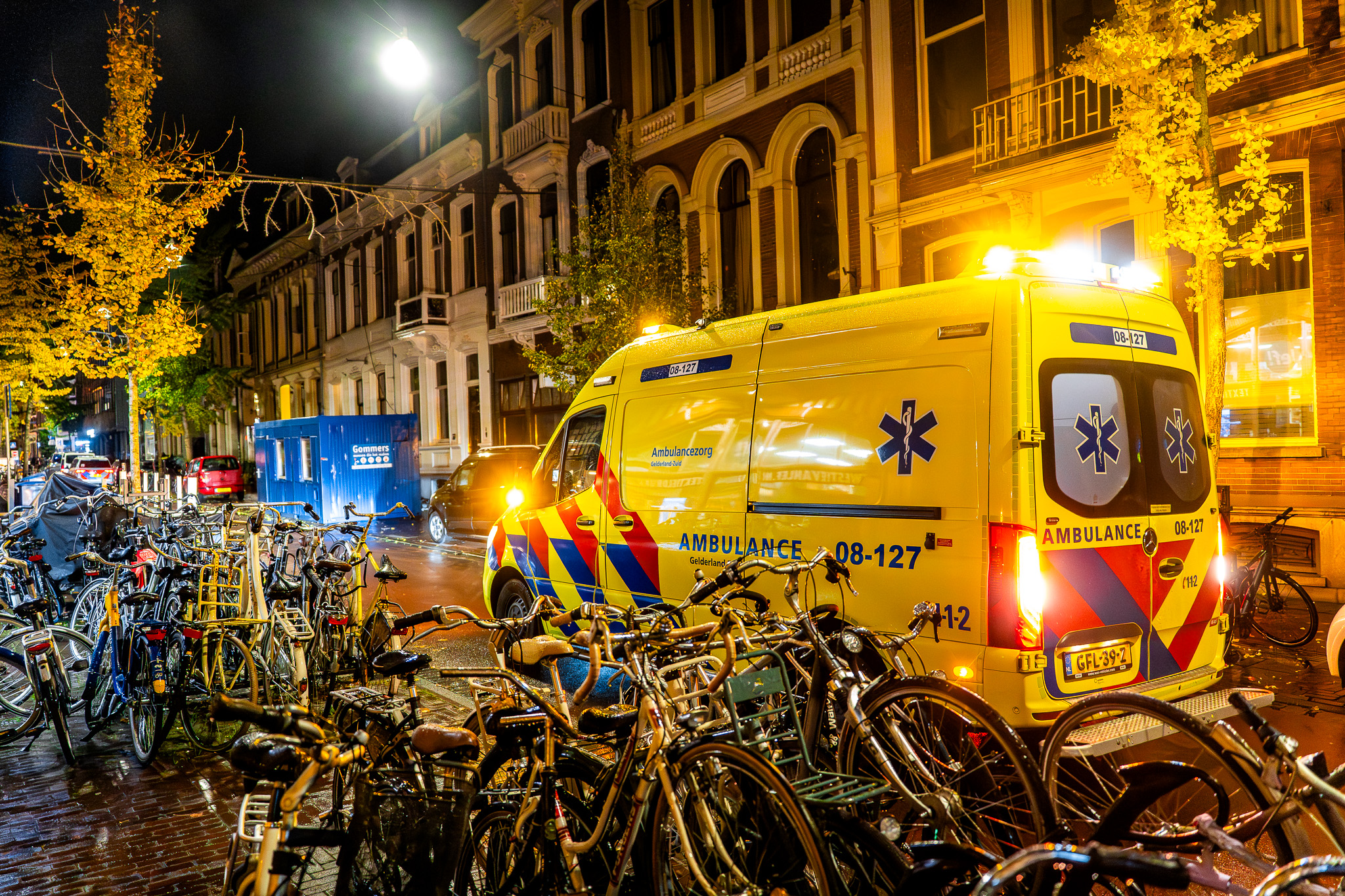 Gewonde na mogelijk steekincident in druk centrum