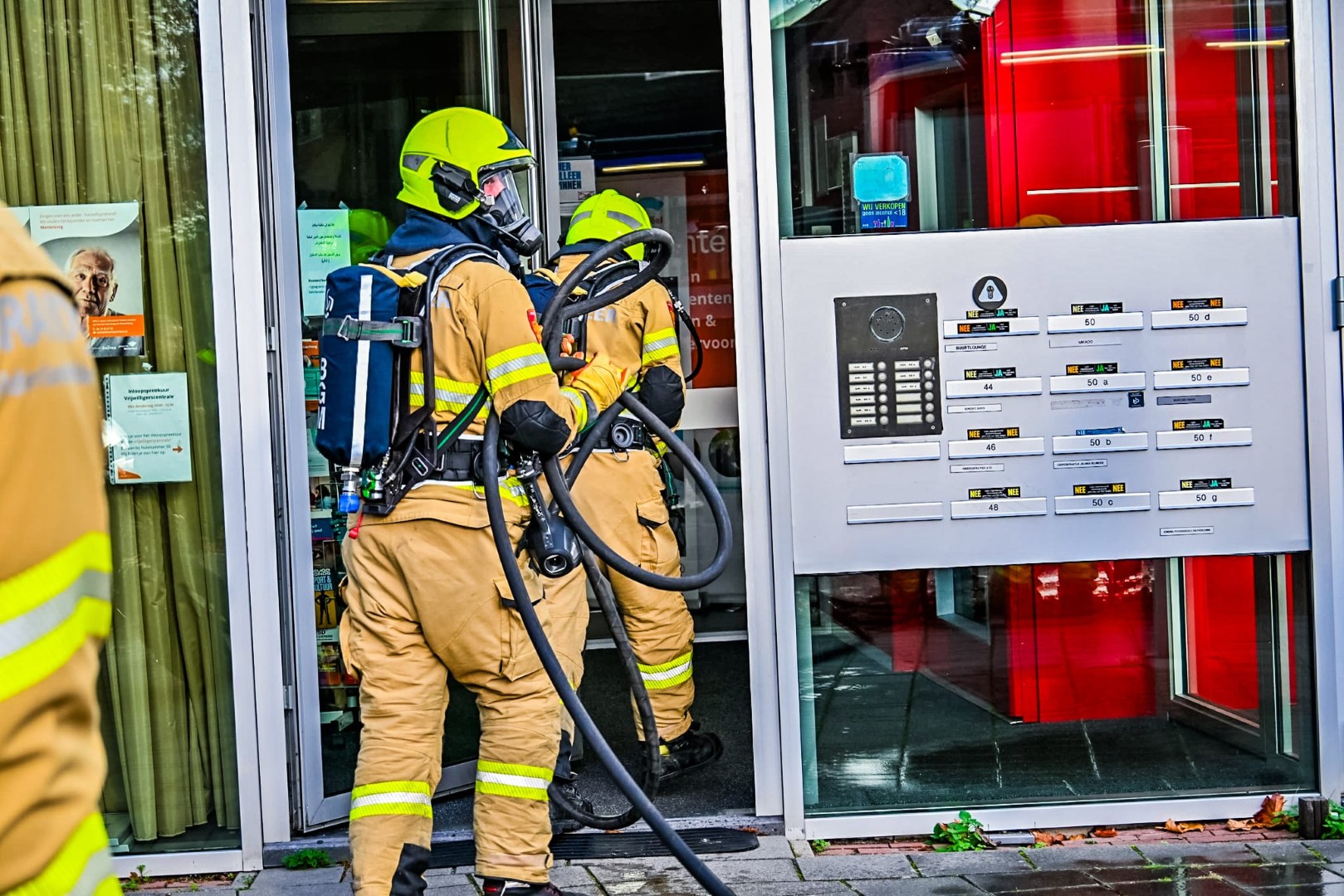 Vaatwasser vat vlam in wijkcentrum, pand loopt rookschade op