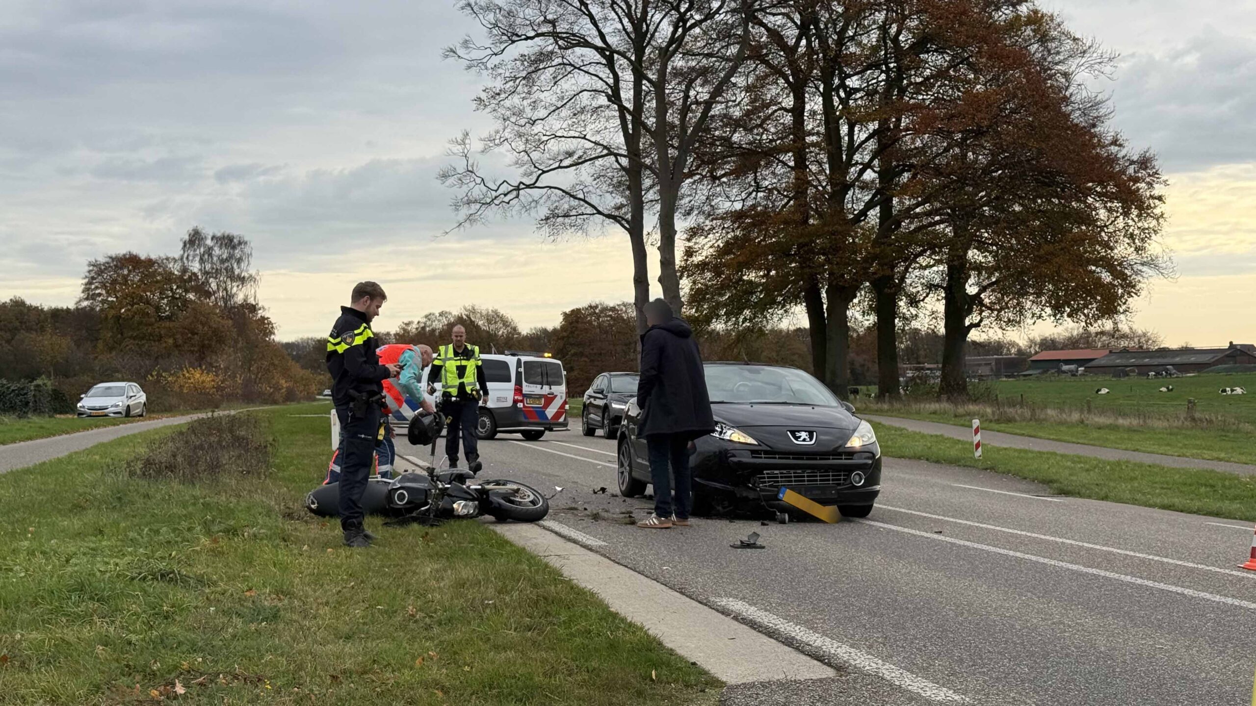 Motorrijder gewond na kop-staartbotsing in Arnhem