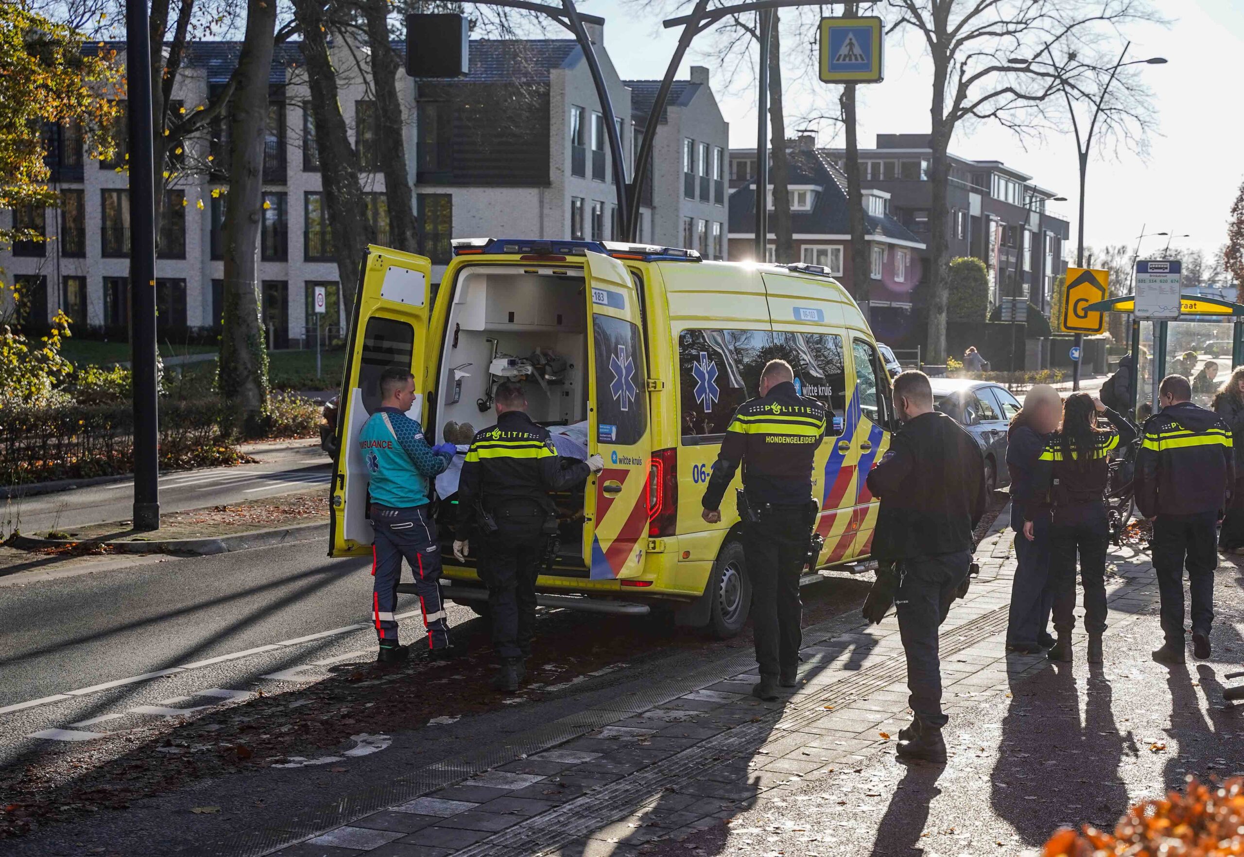 Twee fietsers gewond bij botsing tijdens inhaalactie op fietspad