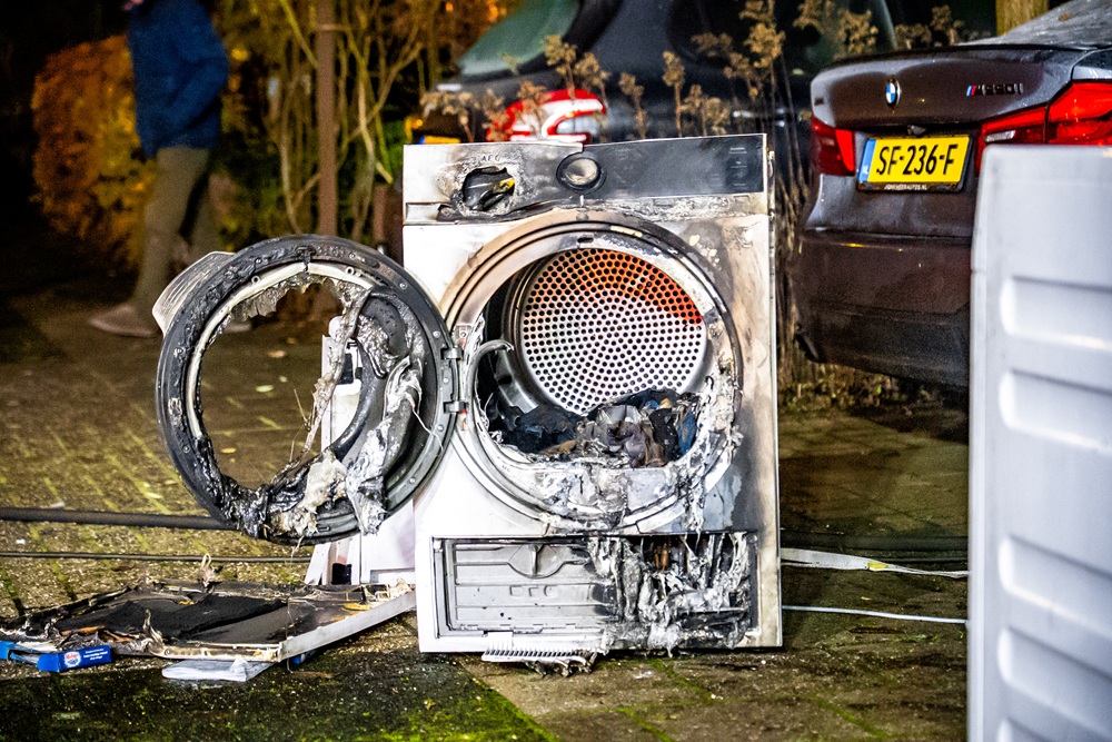 Wasdroger vliegt in brand in woning