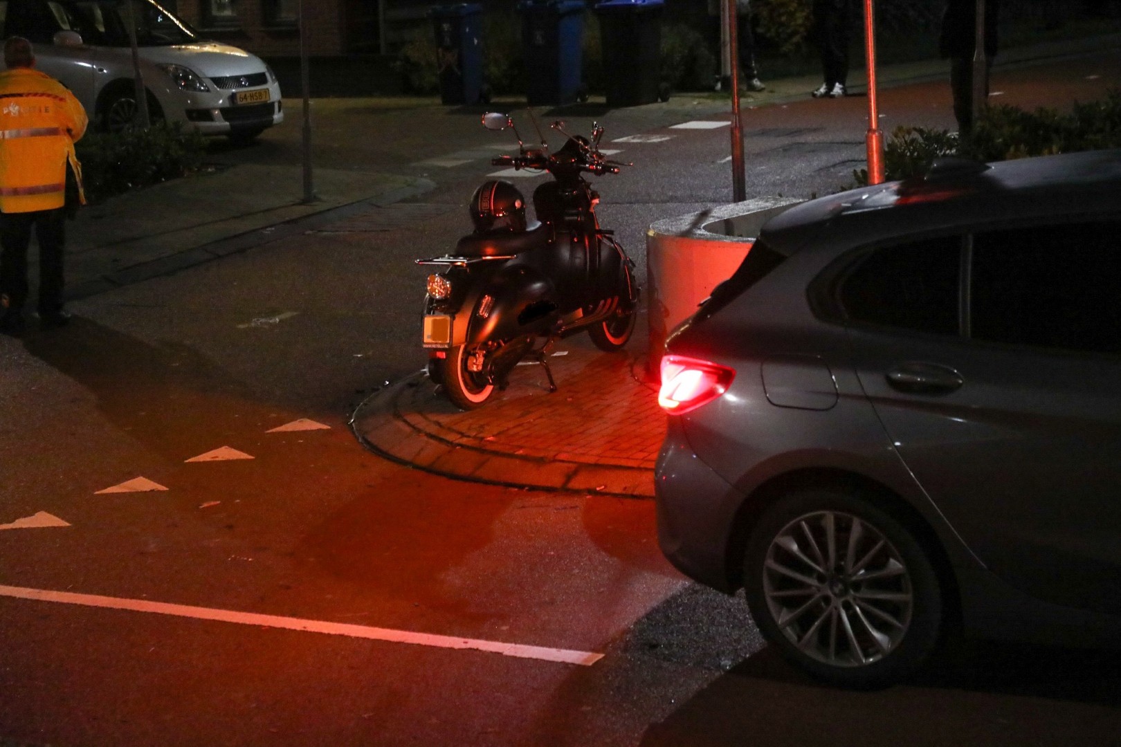 Fietser gewond bij aanrijding met scooter op fietspad
