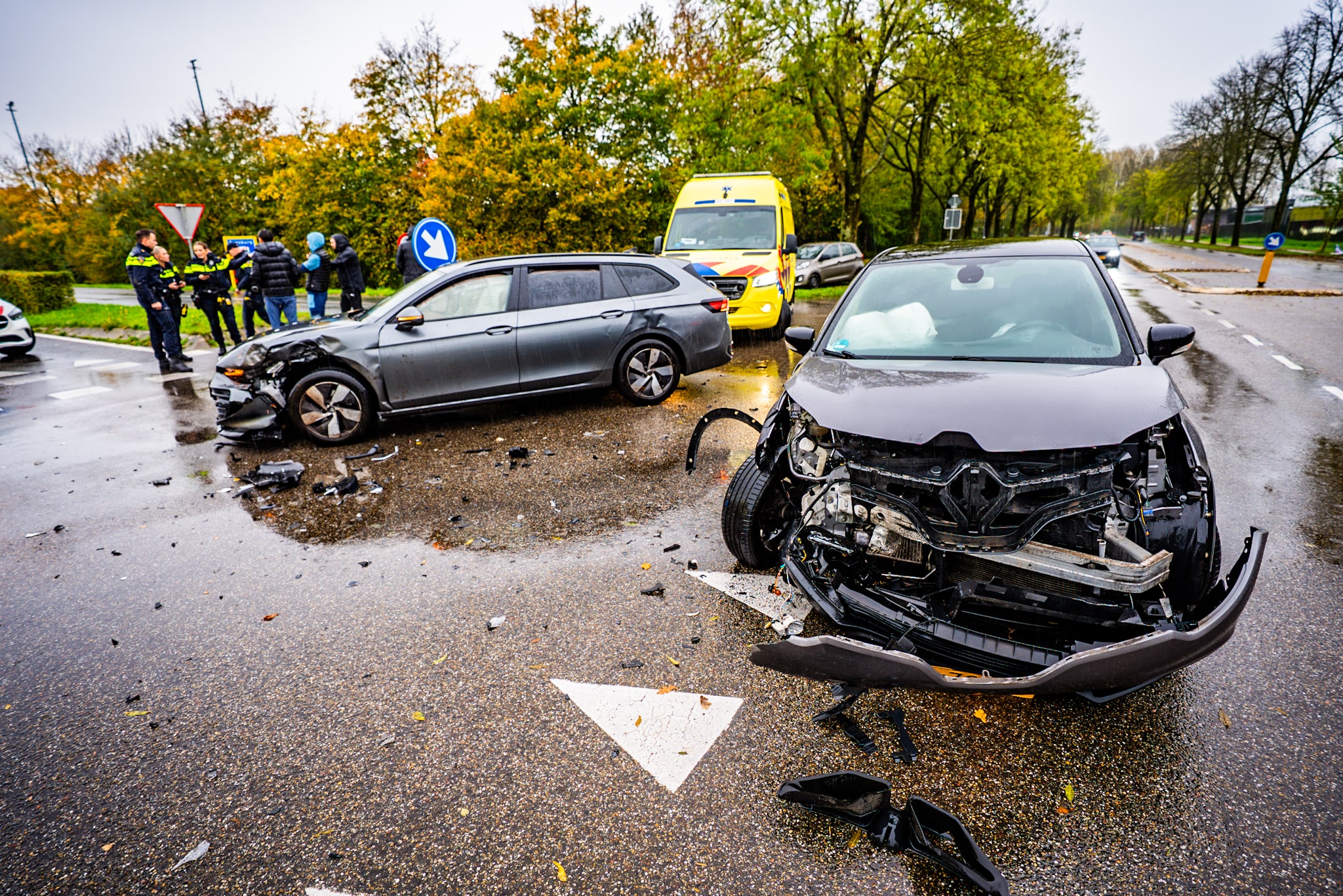 Flinke schade bij botsing door voorrangsfout op kruising