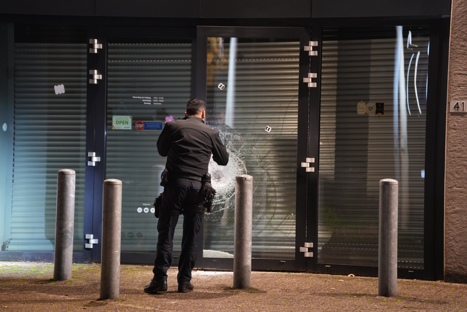 Vijf verdachten aangehouden na inbraak bij camerawinkel